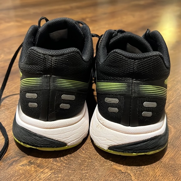 Asics GT-1000 running shoes - Picture 8 of 10